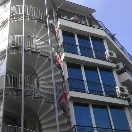 Hotel Romeo 3*